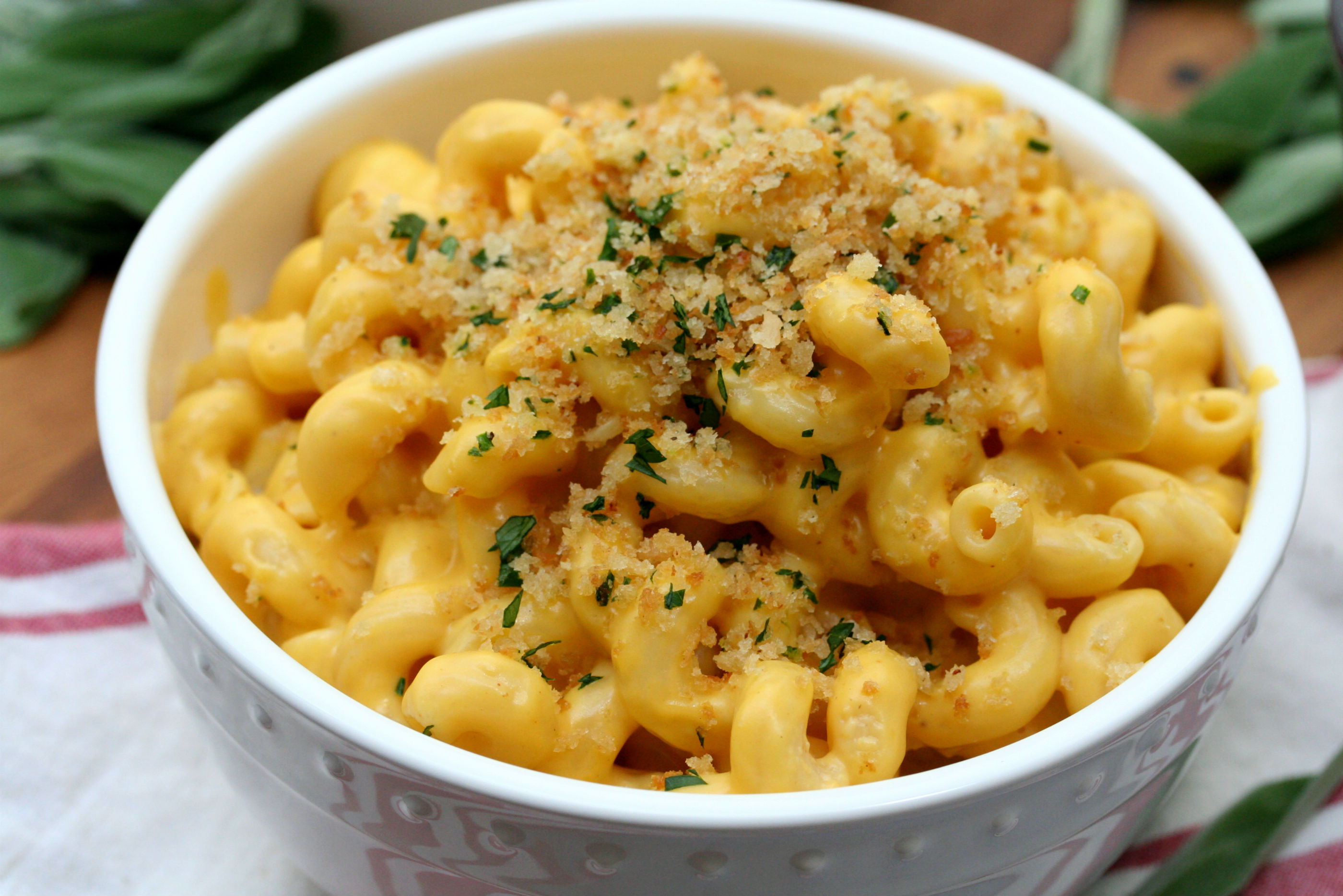 Prepare mac and cheese according to. 